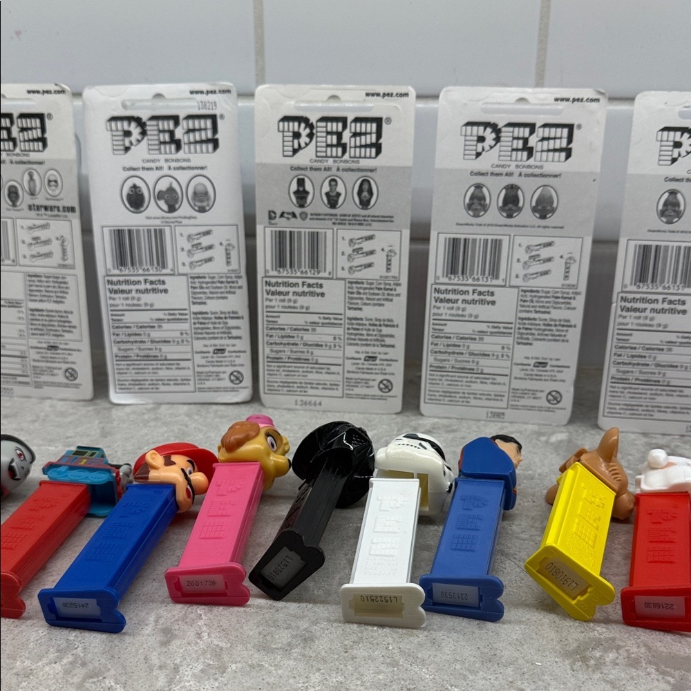 18 PEZ dispensers mix of sealed loose Star Wars, Trolls, Santa, Superman, others - Picture 13 of 13
